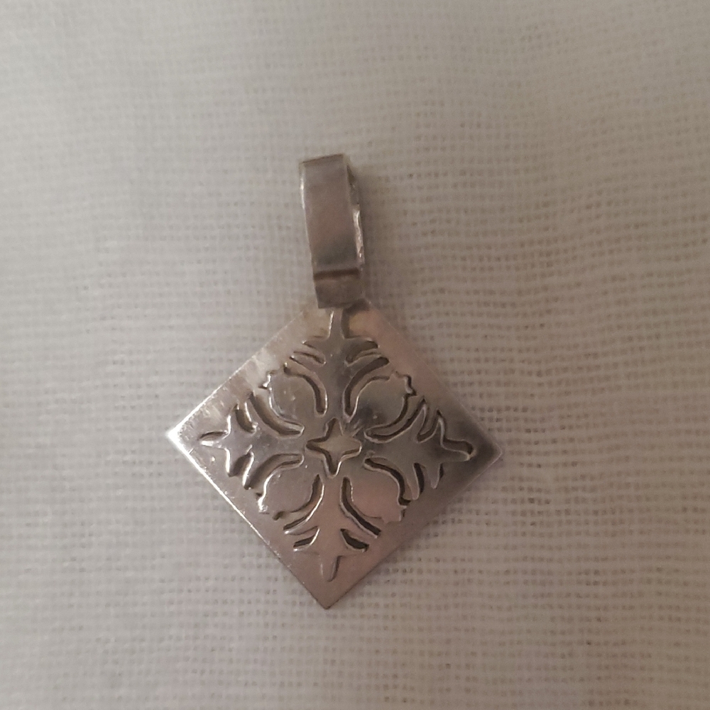 Hawaiian Quilt Pendant Charm